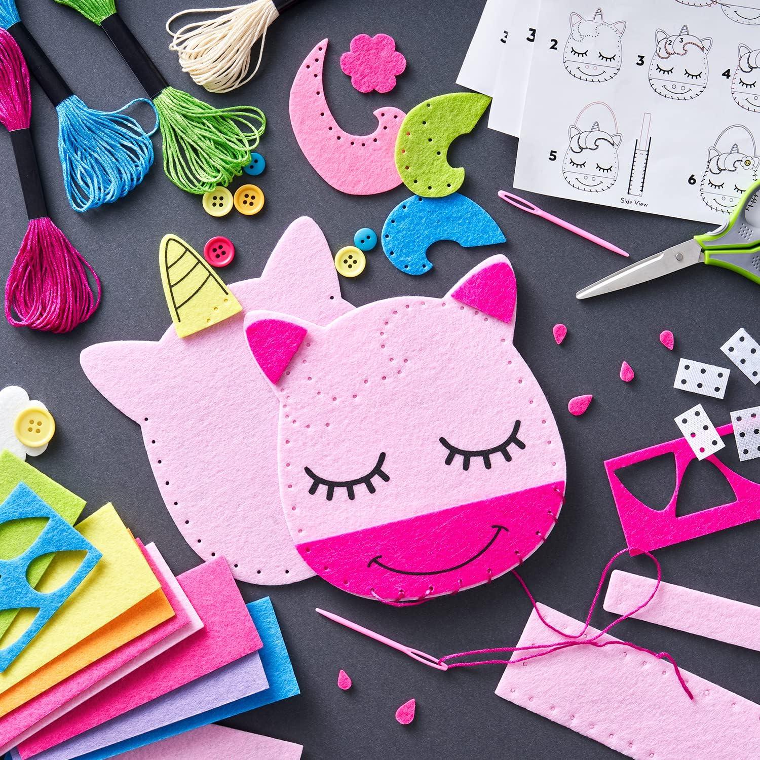 Arteza Kids Hand Sewing Kit, 6 Learn to Sew Accessory Bags, 90 Pieces, Pre-Cut Felt Shapes, Felt Sheets, Plastic Needles, Thread, Buttons, and Hook & Loop, Kids Craft Supplies with Instruction Guide(90 Pieces)