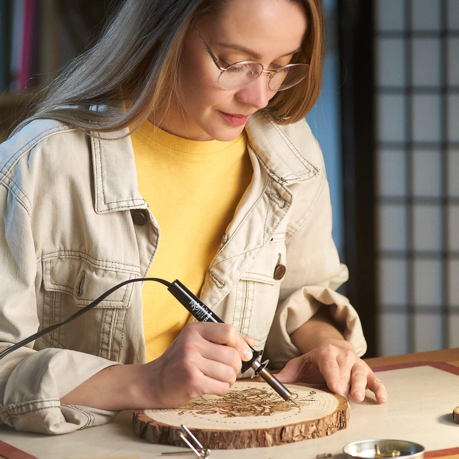 Arteza Wood Burning Kit, 1 Pyrography Pen, 6 Interchangeable Tips, 300–400°C, 25W, Heat Shield and Stand, for Beginners, Intermediates, and Hobbyists